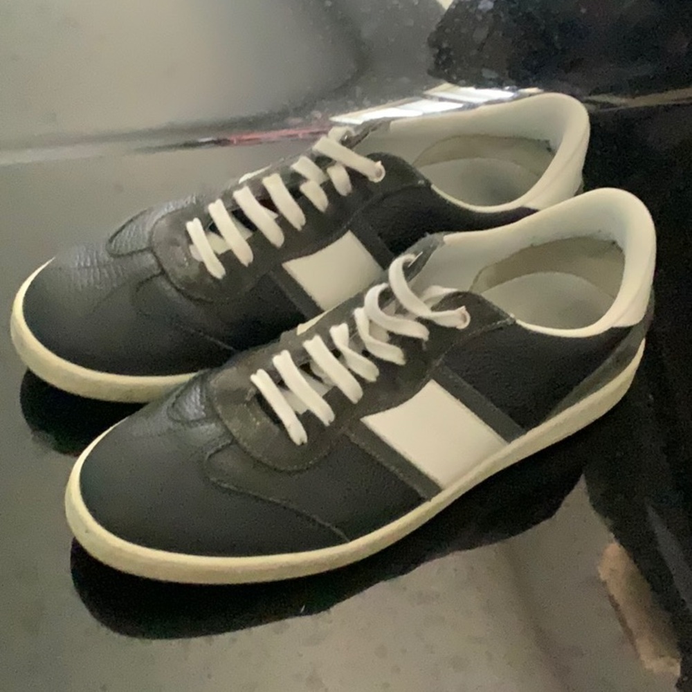 Classic Black & White Men's Low-Top Sneakers